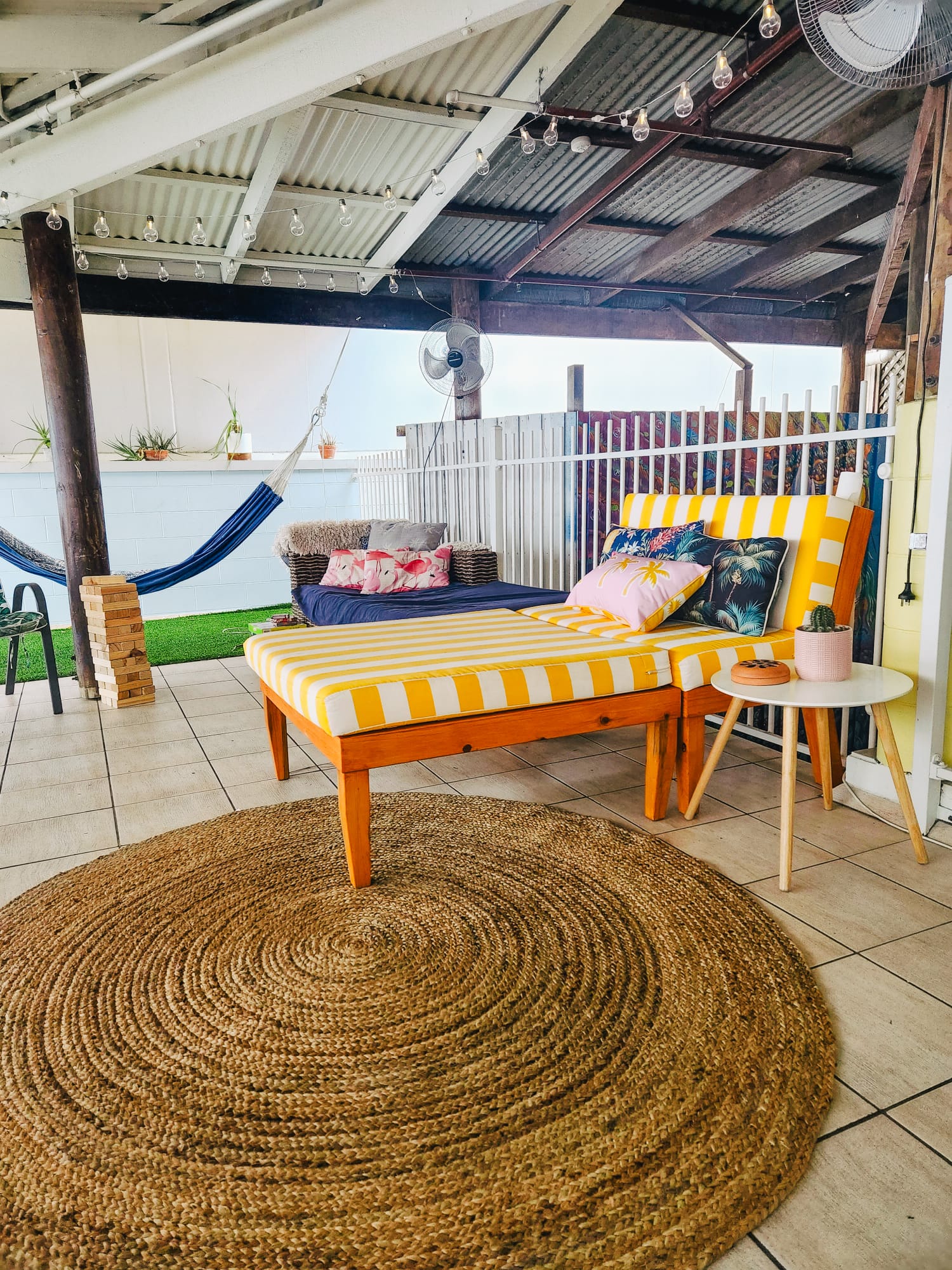 Mix 6 Bed Dorm (18-35 age only) King single pod beds