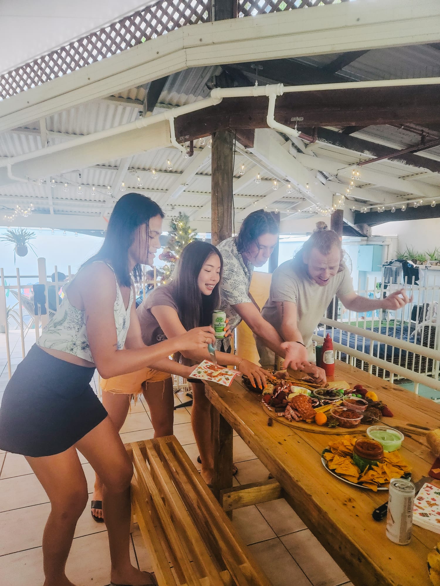 Mix 6 Bed Dorm with Bathroom (18-35 age only) King single pod beds