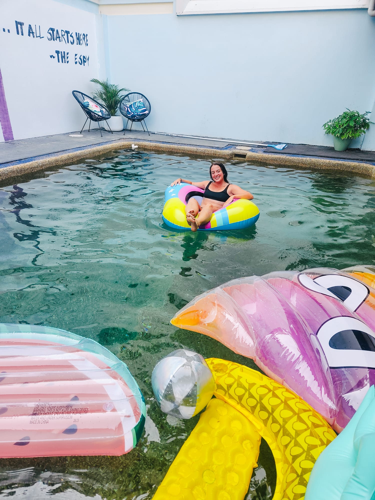 Mix 6 Bed Dorm with Bathroom (18-35 age only) King single pod beds