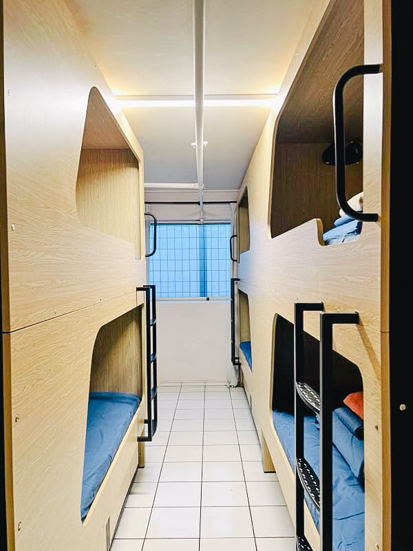 Mix 6 Bed Dorm (18-35 age only) King single pod beds