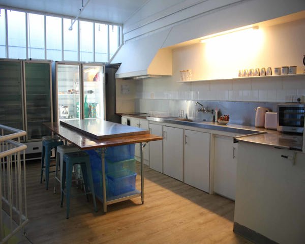 Mix 6 Bed Dorm with Bathroom (18-35 Age Only)